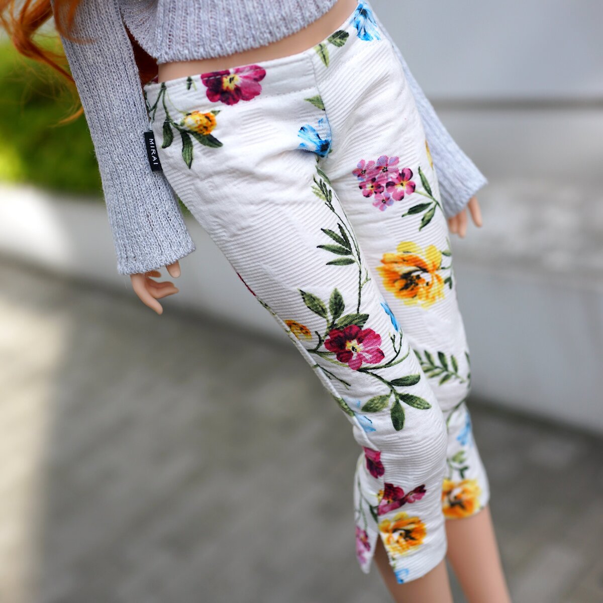 Floral print capri pants discount