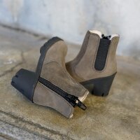 Foot – Chelsea Boots (Graphite)